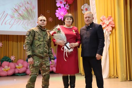 Матерей и жен бойцов СВО в  Дрожжановском районе РТ поздравили 8 Марта