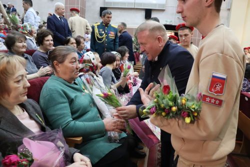 Матерей и жен бойцов СВО в  Дрожжановском районе РТ поздравили 8 Марта