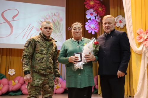 Матерей и жен бойцов СВО в  Дрожжановском районе РТ поздравили 8 Марта