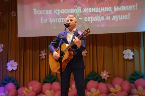 Матерей и жен бойцов СВО в  Дрожжановском районе РТ поздравили 8 Марта