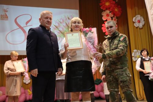 Матерей и жен бойцов СВО в  Дрожжановском районе РТ поздравили 8 Марта