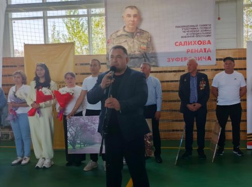 «Сила памяти»: в Дрожжановском районе прошел турнир по армрестлингу в честь героя Рената Салихова