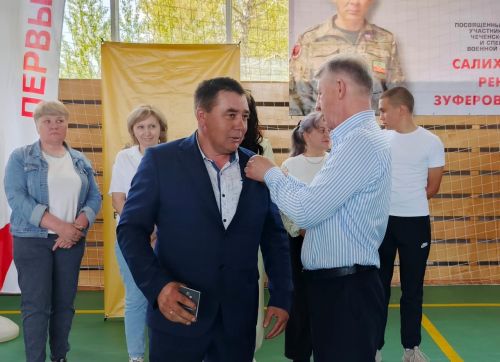 «Сила памяти»: в Дрожжановском районе прошел турнир по армрестлингу в честь героя Рената Салихова
