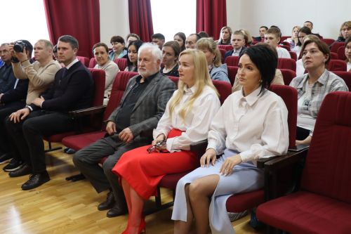Выставка художницы Наталии Нагорновой в Дрожжановском районе-2025