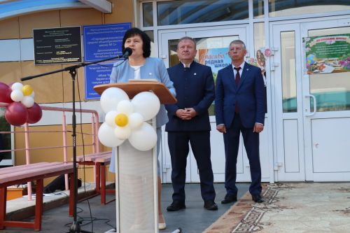«Школьные годы чудесные»: в Стародрожжановской школе № 1 прозвенел Последний звонок