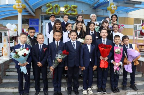 «Школьные годы чудесные»: в Стародрожжановской школе № 1 прозвенел Последний звонок