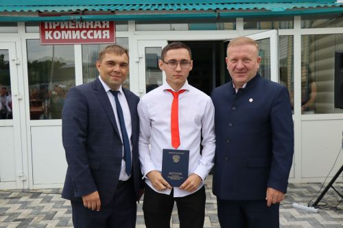 В Дрожжановском техникуме отраслевых технологий состоялось торжественное вручение дипломов