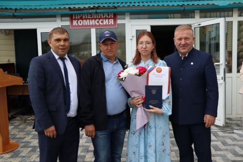 В Дрожжановском техникуме отраслевых технологий состоялось торжественное вручение дипломов