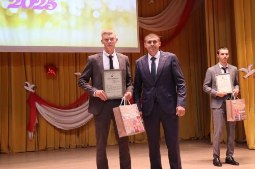 «Выпускной бал 2025» в Дрожжановском районе РТ: медалисты, награды и праздничная дискотека