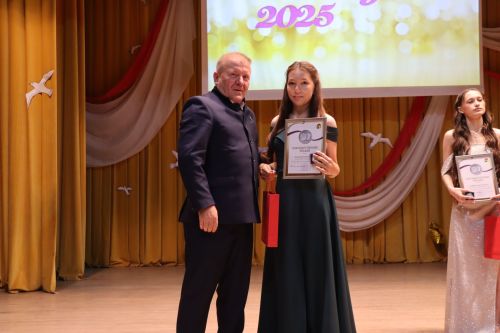 «Выпускной бал 2025» в Дрожжановском районе РТ: медалисты, награды и праздничная дискотека