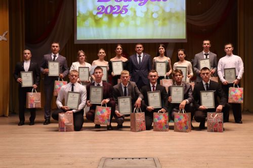 «Выпускной бал 2025» в Дрожжановском районе РТ: медалисты, награды и праздничная дискотека