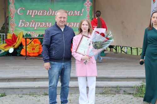 «Выпускной бал 2025» в Дрожжановском районе РТ: медалисты, награды и праздничная дискотека