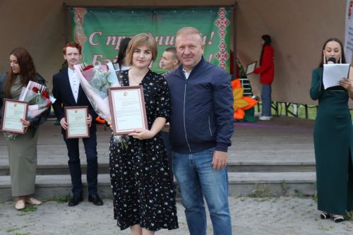 «Выпускной бал 2025» в Дрожжановском районе РТ: медалисты, награды и праздничная дискотека