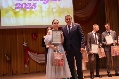 «Выпускной бал 2025» в Дрожжановском районе РТ: медалисты, награды и праздничная дискотека