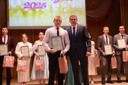 «Выпускной бал 2025» в Дрожжановском районе РТ: медалисты, награды и праздничная дискотека