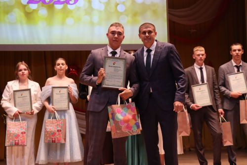 «Выпускной бал 2025» в Дрожжановском районе РТ: медалисты, награды и праздничная дискотека