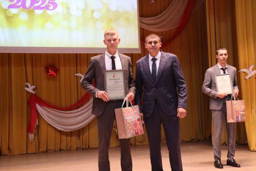 «Выпускной бал 2025» в Дрожжановском районе РТ: медалисты, награды и праздничная дискотека