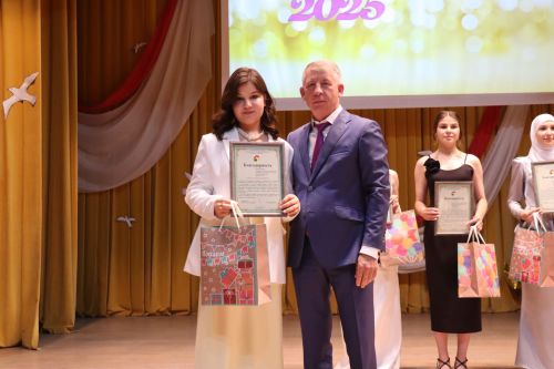 «Выпускной бал 2025» в Дрожжановском районе РТ: медалисты, награды и праздничная дискотека
