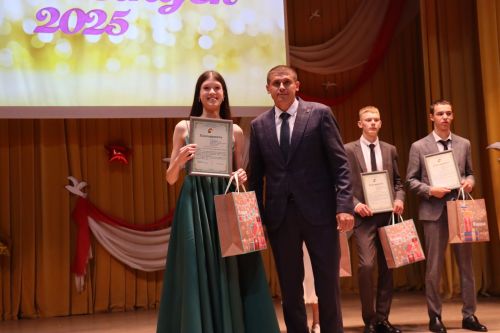 «Выпускной бал 2025» в Дрожжановском районе РТ: медалисты, награды и праздничная дискотека