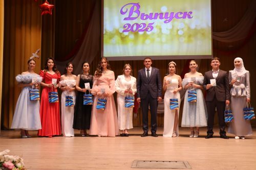«Выпускной бал 2025» в Дрожжановском районе РТ: медалисты, награды и праздничная дискотека