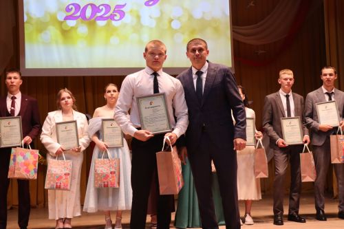 «Выпускной бал 2025» в Дрожжановском районе РТ: медалисты, награды и праздничная дискотека