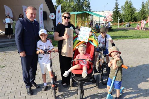 День Семьи, любви и верности в Дрожжановском районе -2025
