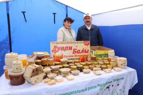 Седьмая ярмарка мёда собрала пчеловодов из разных регионов в Дрожжановском районе РТ