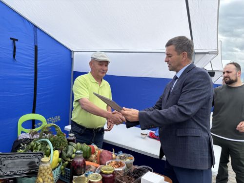 Седьмая ярмарка мёда собрала пчеловодов из разных регионов в Дрожжановском районе РТ