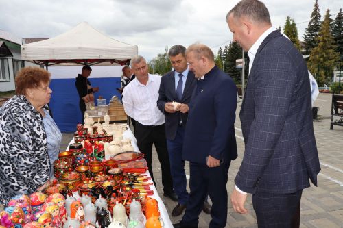 Седьмая ярмарка мёда собрала пчеловодов из разных регионов в Дрожжановском районе РТ