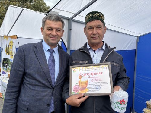 Седьмая ярмарка мёда собрала пчеловодов из разных регионов в Дрожжановском районе РТ