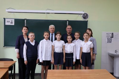 Открытие обновленного школьного музейного уголка в Новоубеевской школе-2025