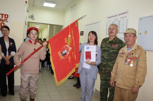 Открытие обновленного школьного музейного уголка в Новоубеевской школе-2025
