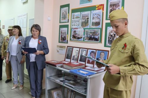 Открытие обновленного школьного музейного уголка в Новоубеевской школе-2025