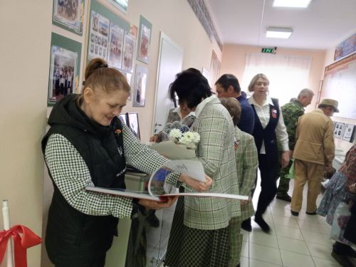 Открытие обновленного школьного музейного уголка в Новоубеевской школе-2025