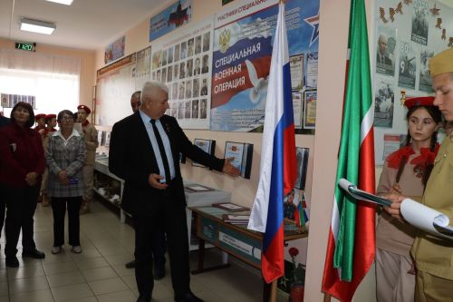 Открытие обновленного школьного музейного уголка в Новоубеевской школе-2025