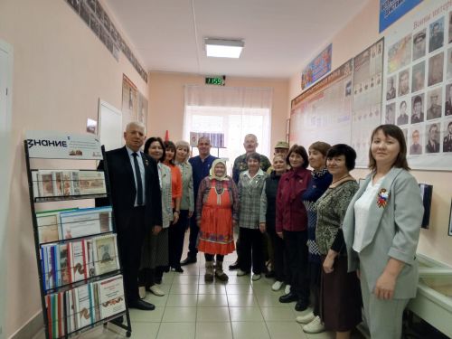 Открытие обновленного школьного музейного уголка в Новоубеевской школе-2025