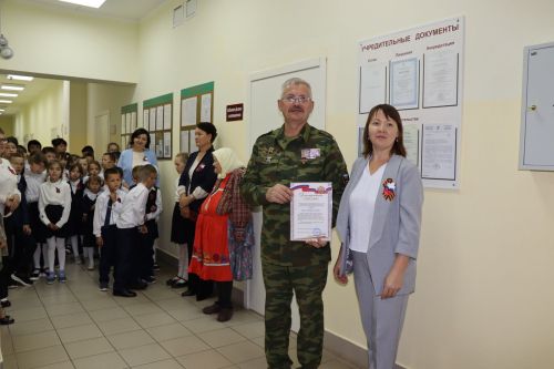 Открытие обновленного школьного музейного уголка в Новоубеевской школе-2025
