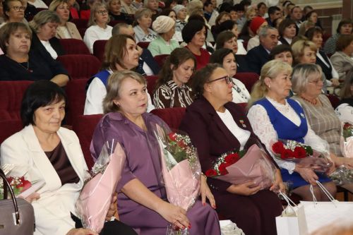 В Дрожжановском районе чествовали педагогов в преддверии Дня учителя