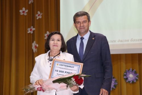 В Дрожжановском районе чествовали педагогов в преддверии Дня учителя