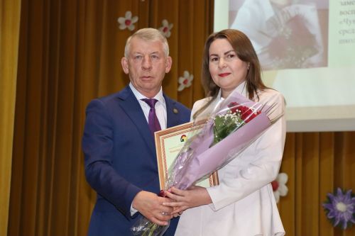 В Дрожжановском районе чествовали педагогов в преддверии Дня учителя