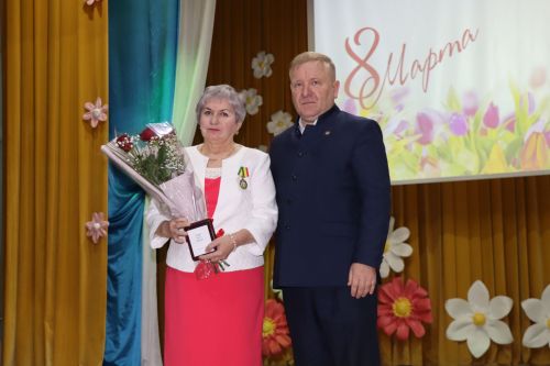 Торжественное мероприятие посвященное Международному женскому дню в Дрожжаном