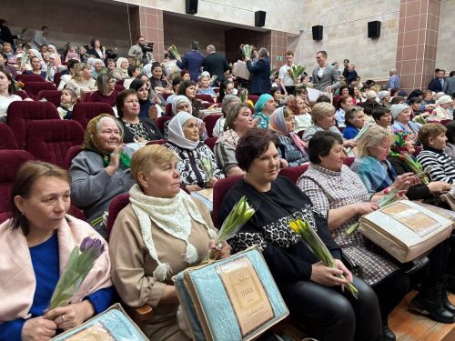 Торжественное мероприятие посвященное Международному женскому дню в Дрожжаном