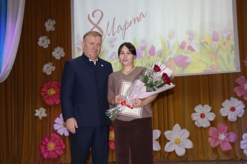 Торжественное мероприятие посвященное Международному женскому дню в Дрожжаном