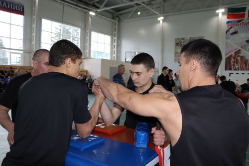 Турнир по армрестлингу памяти Рената Салихова в Дрожжановском районе -2026