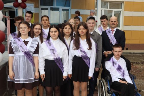 Для выпускников Дрожжановского района прозвенел последний звонок
