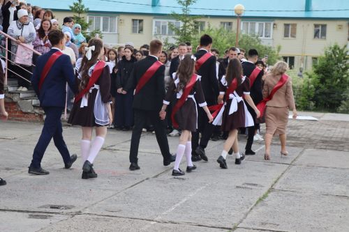 Для выпускников Дрожжановского района прозвенел последний звонок