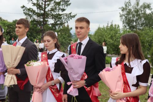 Для выпускников Дрожжановского района прозвенел последний звонок