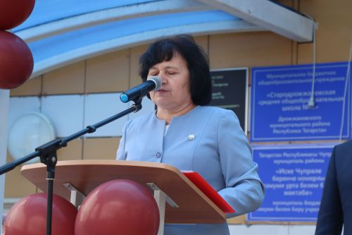 Для выпускников Дрожжановского района прозвенел последний звонок