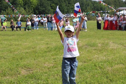 Любовь к малой родине: как в Нижнем Чекурске прошёл главный сельский праздник