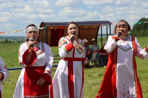 Любовь к малой родине: как в Нижнем Чекурске прошёл главный сельский праздник